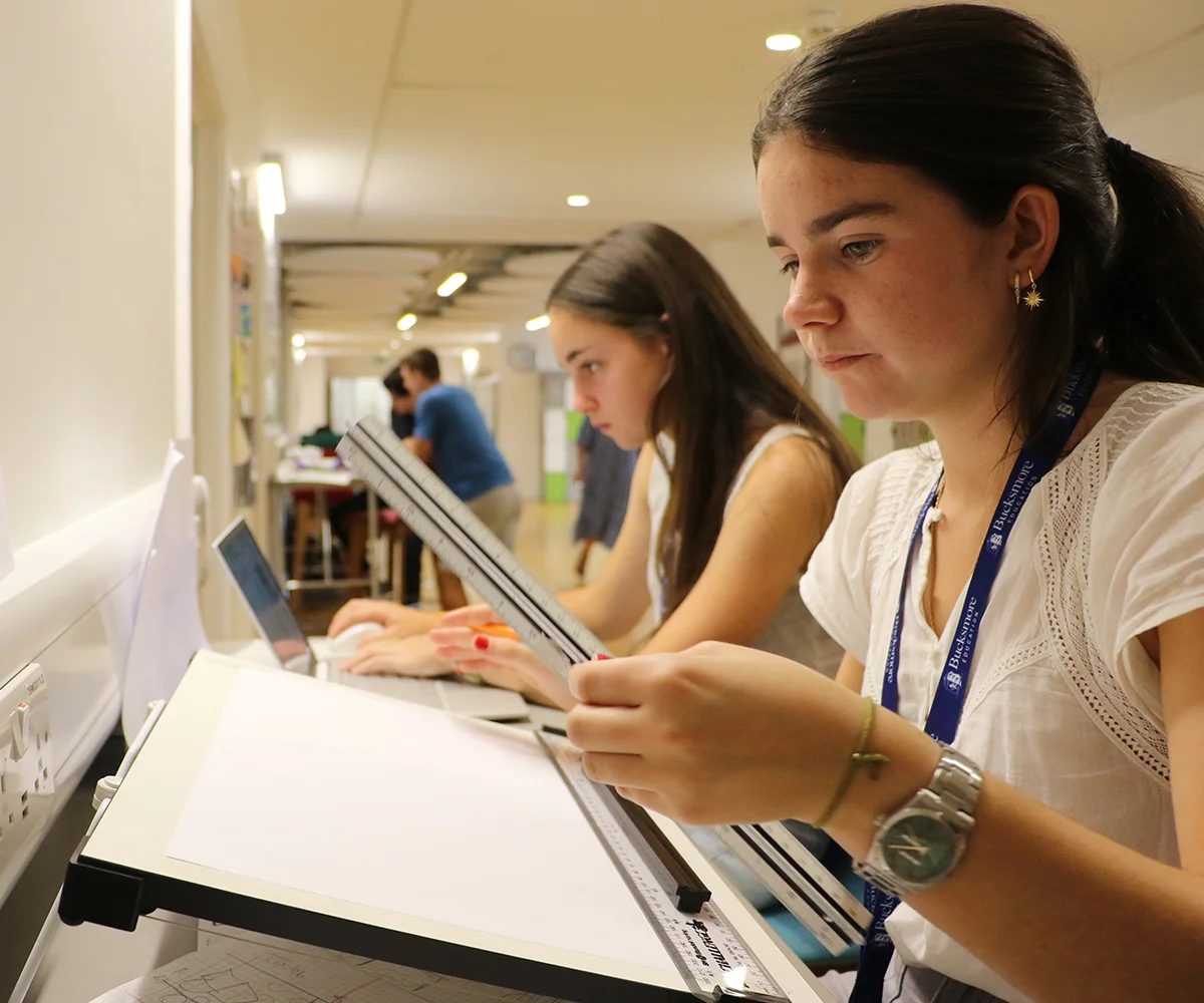 Visual Arts & Graphic Design Summer Camp in London