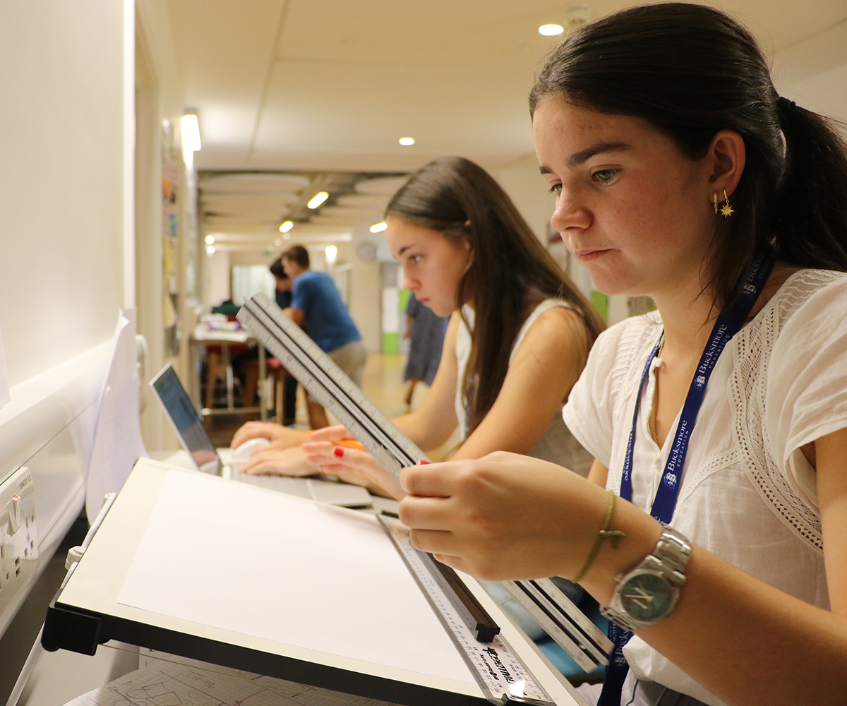 Visual Arts & Graphic Design Summer Camp in London