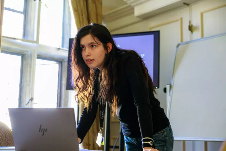 Business Management Online Research Programme